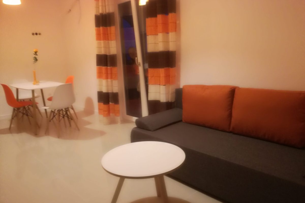 Apartament A (2+2) „Mandarynkowy” bty