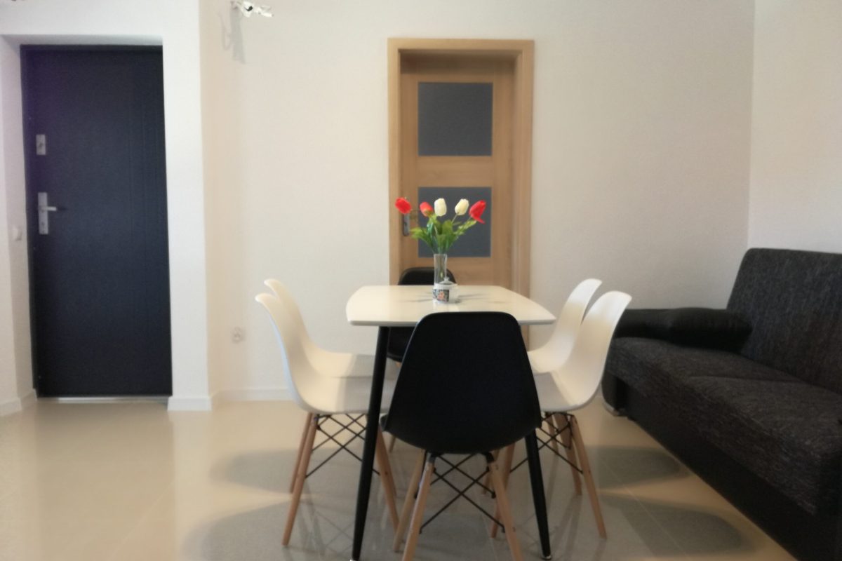 Apartament E (4+2) „Szachownica” bty