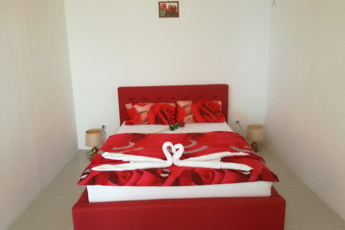 Apartament C (2+2) „Czerwone Serduszko” bty